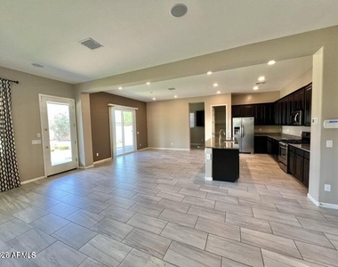 25236 N 106th Drive - Photo Thumbnail 3