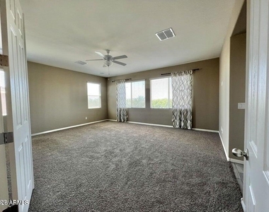 25236 N 106th Drive - Photo Thumbnail 12