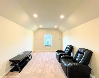11513 Morrow Lane - Photo Thumbnail 17