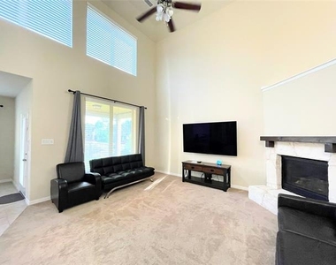 11513 Morrow Lane - Photo Thumbnail 4