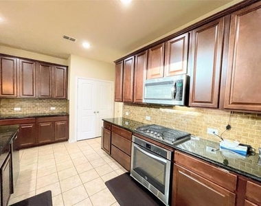 11513 Morrow Lane - Photo Thumbnail 12