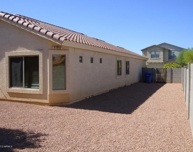 17737 W Hearn Road - Photo Thumbnail 10