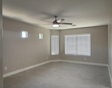 17737 W Hearn Road - Photo Thumbnail 3