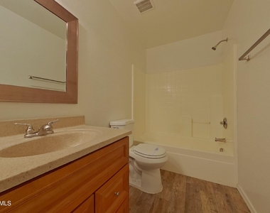 1447 S 231st Lane - Photo Thumbnail 12