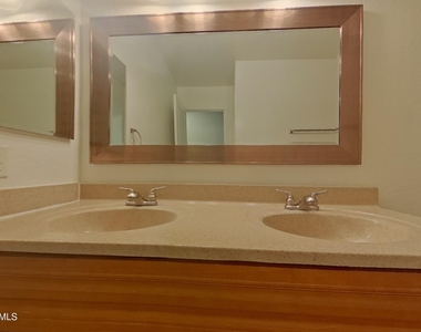 1447 S 231st Lane - Photo Thumbnail 11