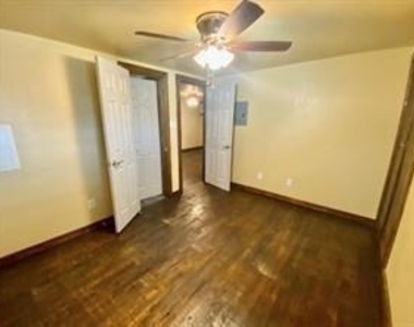 625 Redbud Lane - Photo Thumbnail 4