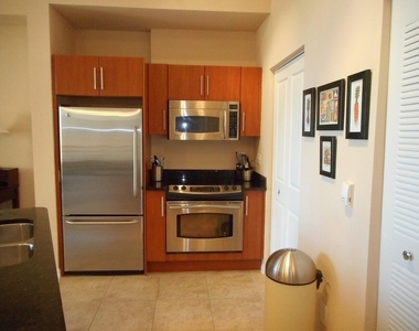 600 S Dixie Highway - Photo Thumbnail 2