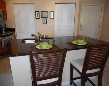 600 S Dixie Highway - Photo Thumbnail 4