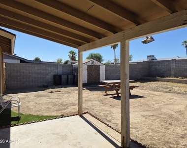 108 W Topeka Drive - Photo Thumbnail 10