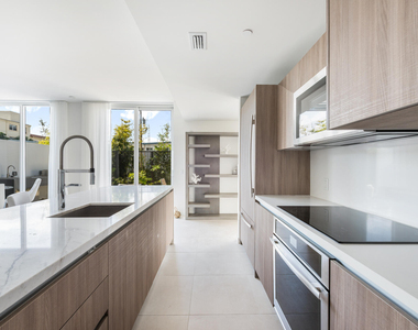 401 N Birch Road - Photo Thumbnail 10