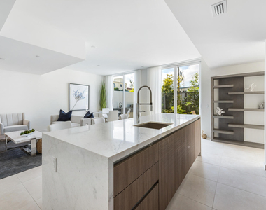 401 N Birch Road - Photo Thumbnail 11