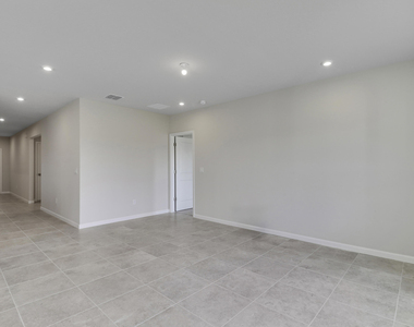15404 Sw American Street - Photo Thumbnail 15