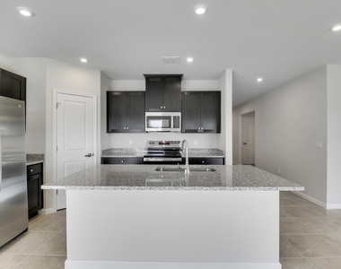 15404 Sw American Street - Photo Thumbnail 8