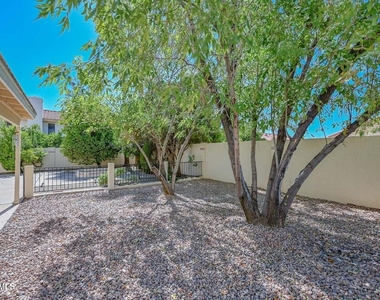 7629 W Kristal Way - Photo Thumbnail 24