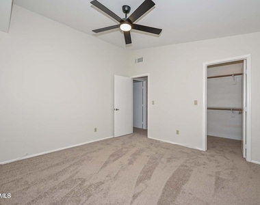 7629 W Kristal Way - Photo Thumbnail 14
