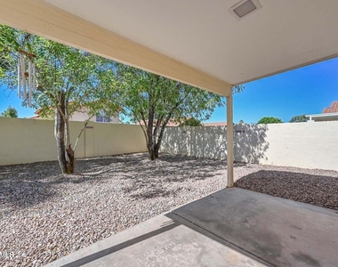 7629 W Kristal Way - Photo Thumbnail 22