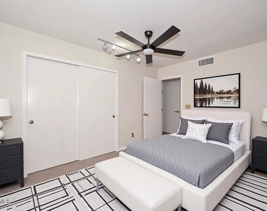 7629 W Kristal Way - Photo Thumbnail 28