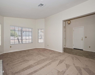 7629 W Kristal Way - Photo Thumbnail 8