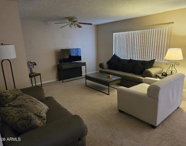 10007 W Clair Drive - Photo Thumbnail 3