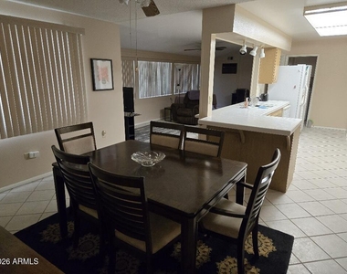 10007 W Clair Drive - Photo Thumbnail 5