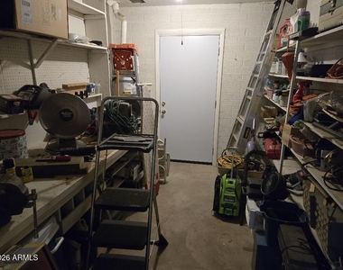 10007 W Clair Drive - Photo Thumbnail 18