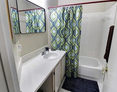 3246 Nw 102nd Terrace - Photo Thumbnail 7
