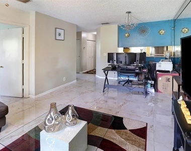3246 Nw 102nd Terrace - Photo Thumbnail 8