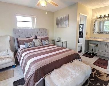 3246 Nw 102nd Terrace - Photo Thumbnail 3