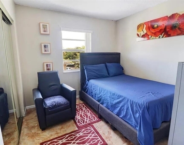 3246 Nw 102nd Terrace - Photo Thumbnail 4