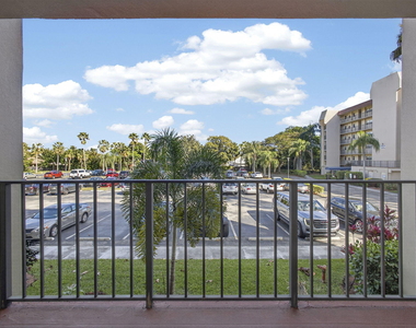 3590 Via Poinciana - Photo Thumbnail 6