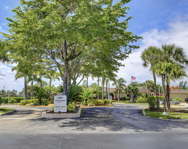 3590 Via Poinciana - Photo Thumbnail 64