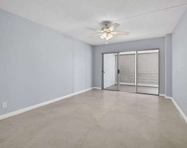 3590 Via Poinciana - Photo Thumbnail 38