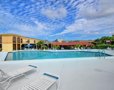 3590 Via Poinciana - Photo Thumbnail 51