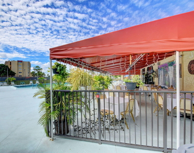 3590 Via Poinciana - Photo Thumbnail 50