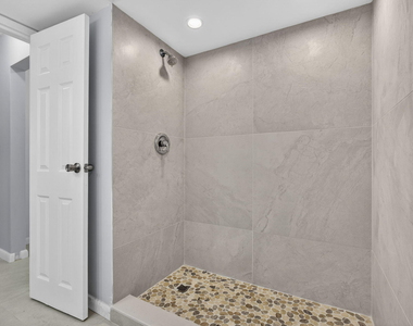 3590 Via Poinciana - Photo Thumbnail 44
