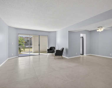 3590 Via Poinciana - Photo Thumbnail 20