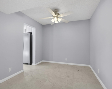 3590 Via Poinciana - Photo Thumbnail 23