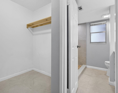 3590 Via Poinciana - Photo Thumbnail 41