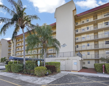 3590 Via Poinciana - Photo Thumbnail 1