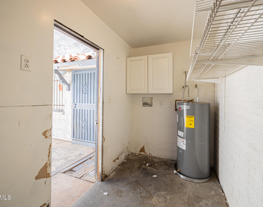 5214 N 42nd Parkway - Photo Thumbnail 16