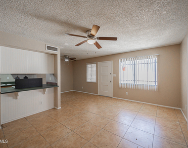 5214 N 42nd Parkway - Photo Thumbnail 5