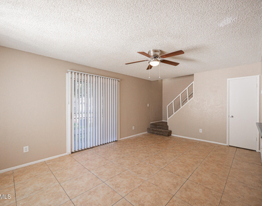 5214 N 42nd Parkway - Photo Thumbnail 4
