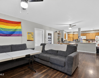 123 E Erie Drive - Photo Thumbnail 12