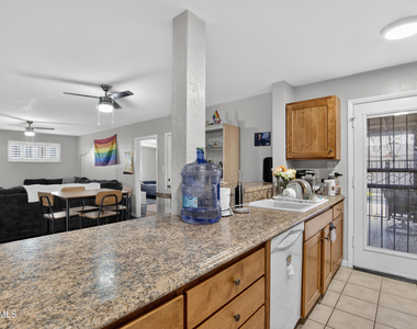123 E Erie Drive - Photo Thumbnail 8