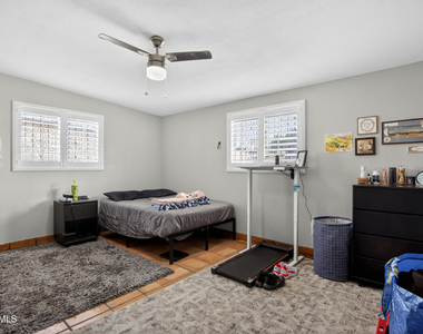 123 E Erie Drive - Photo Thumbnail 18