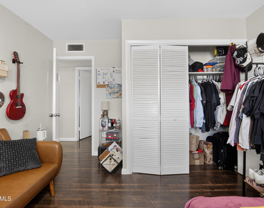 123 E Erie Drive - Photo Thumbnail 27
