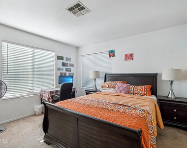 12571 W Mauna Loa Lane - Photo Thumbnail 16