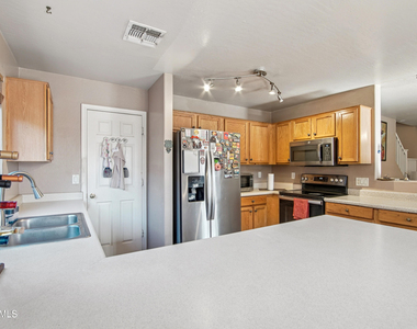 12571 W Mauna Loa Lane - Photo Thumbnail 9