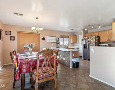 12571 W Mauna Loa Lane - Photo Thumbnail 7