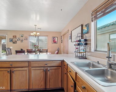 12571 W Mauna Loa Lane - Photo Thumbnail 10